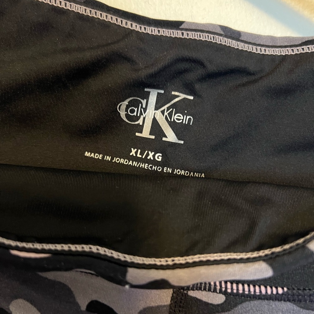Calvin Klein Black and Gray Patterned Leggings - Picture 2 of 3
